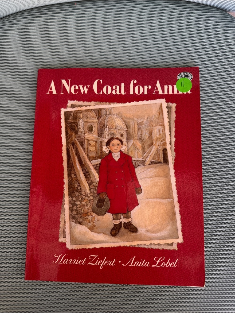 Toddler book A new coat for Anna